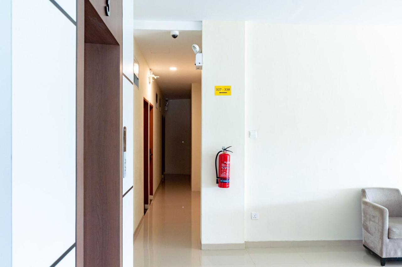 Reddoorz Plus At Komplek Abc Batu Aji Batam Kubuk Bagian luar foto