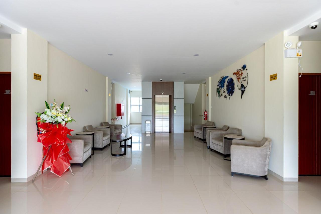 Reddoorz Plus At Komplek Abc Batu Aji Batam Kubuk Bagian luar foto