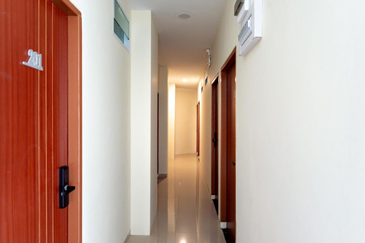 Reddoorz Plus At Komplek Abc Batu Aji Batam Kubuk Bagian luar foto