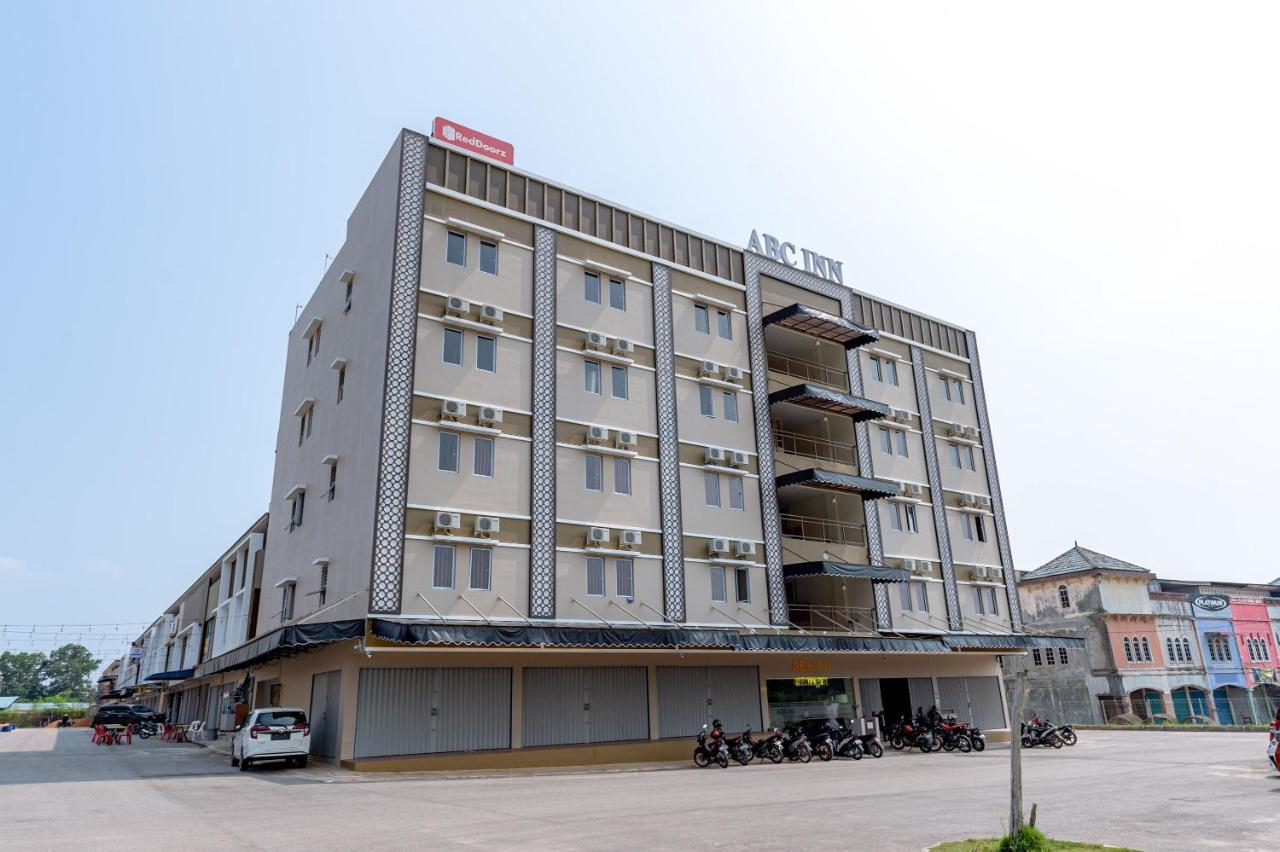 Reddoorz Plus At Komplek Abc Batu Aji Batam Kubuk Bagian luar foto