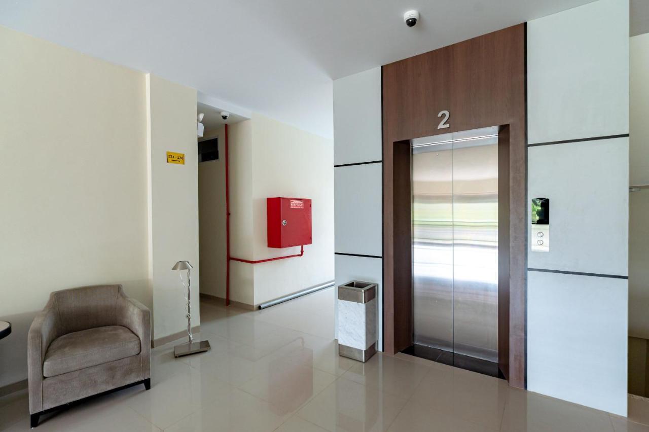 Reddoorz Plus At Komplek Abc Batu Aji Batam Kubuk Bagian luar foto