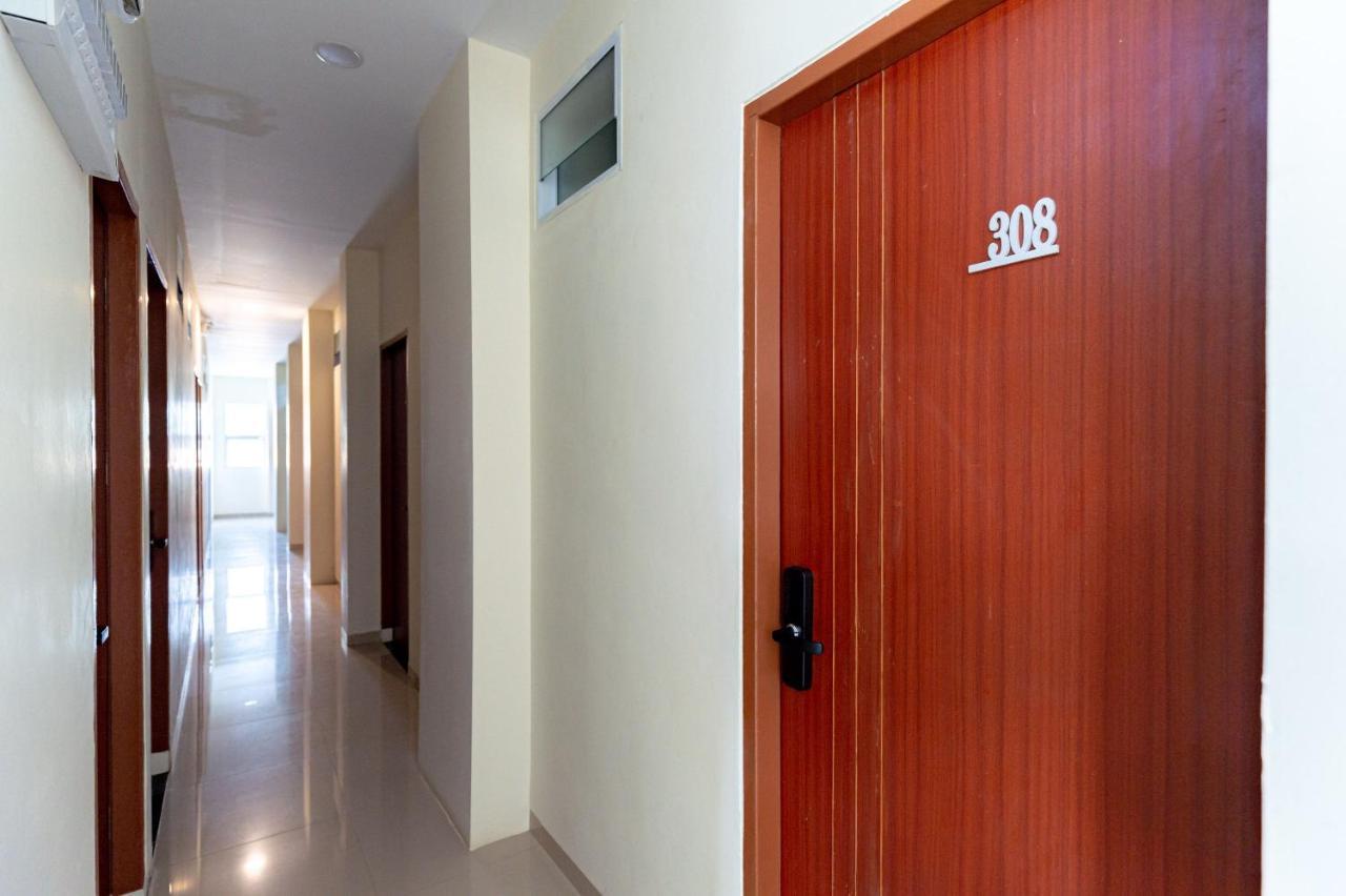 Reddoorz Plus At Komplek Abc Batu Aji Batam Kubuk Bagian luar foto